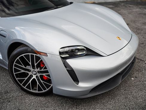 Used 2021 Porsche Taycan 4S w/ Premium Package image 8