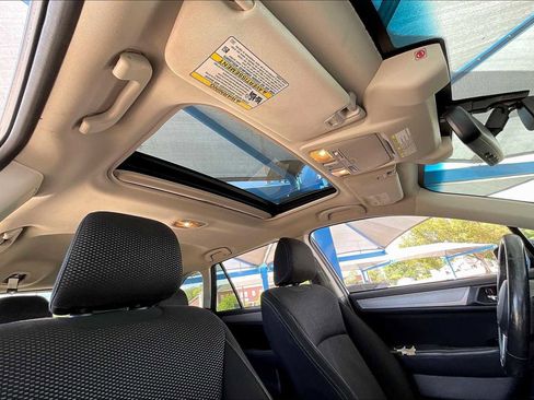 Used 2017 Subaru Outback 2.5i Premium image 13