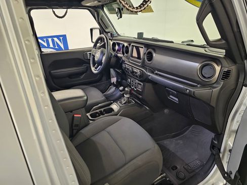 Used 2022 Jeep Gladiator Sport AWD/4WD image 27