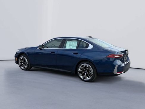 New 2026 BMW 530i xDrive w/ Executive Package image 5