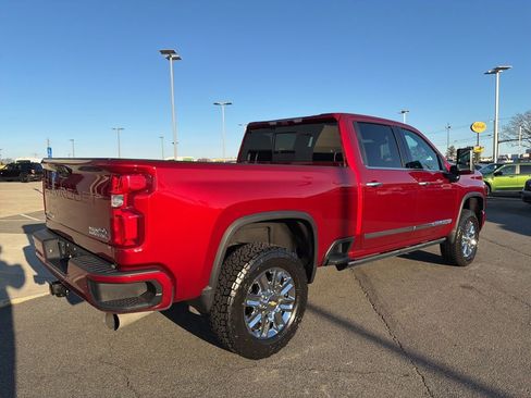 Used 2024 Chevrolet Silverado 2500 High Country w/ High Country Premium Package image 3