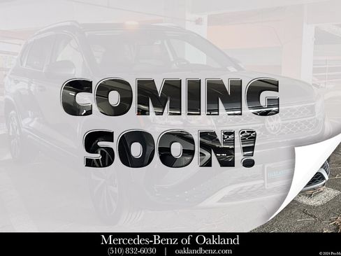 Used 2024 Volkswagen Taos SE w/ Panoramic Sunroof Package FWD image 1