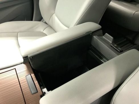 Used 2021 Toyota Sienna XLE AWD/4WD image 27
