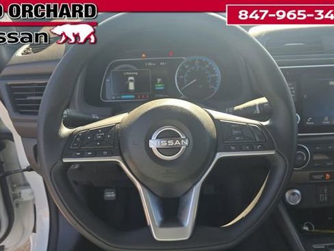 Used 2023 Nissan Leaf S image 9