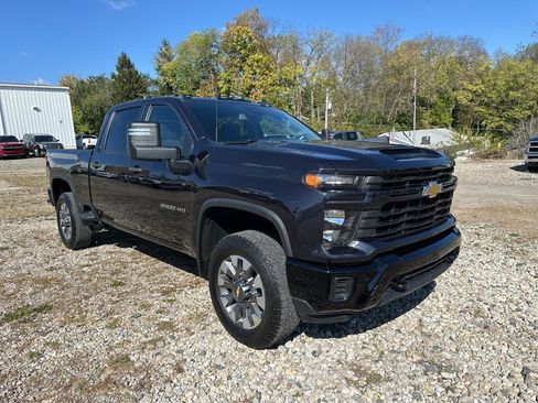 Used 2024 Chevrolet Silverado 2500 Custom w/ Custom Value Package image 7