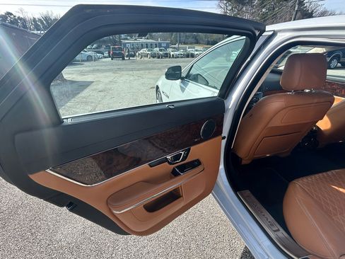 Used 2017 Jaguar XJ L Portfolio image 16
