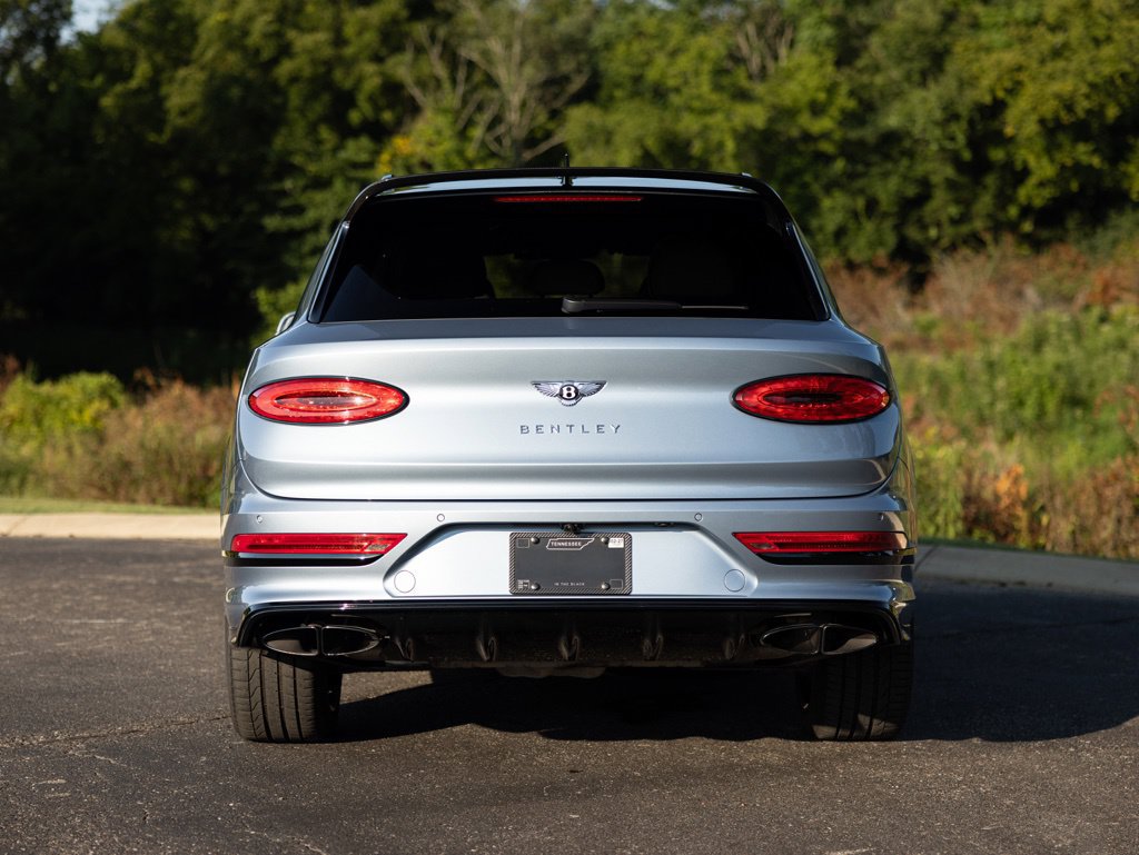 Used 2023 Bentley Bentayga AWD/4WD image 10