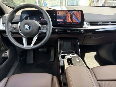 Used 2025 BMW X1 xDrive28i AWD/4WD image 17