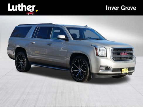 Used 2017 GMC Yukon XL SLT image 1