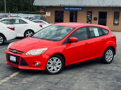 Used 2012 Ford Focus SE FWD image 2