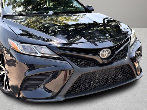 Used 2020 Toyota Camry SE w/ Convenience Package FWD image 23