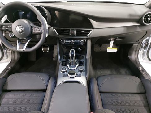 New 2025 Alfa Romeo Giulia w/ Veloce Package Rwd image 9