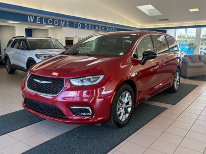 Used 2026 Chrysler Pacifica Limited
