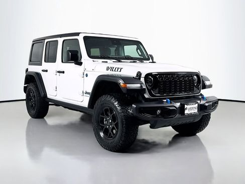Used 2024 Jeep Wrangler Unlimited AWD/4WD image 3