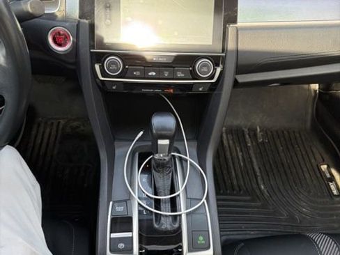 Used 2018 Honda Civic EX-T image 17