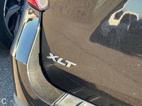 Used 2021 Ford Explorer XLT w/ Equipment Group 202A image 10