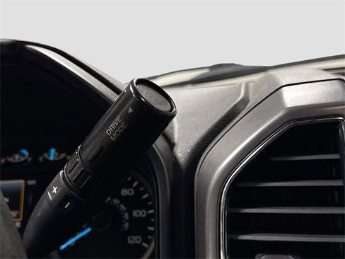 Used 2020 Ford F150 XLT w/ Trailer Tow Package image 18