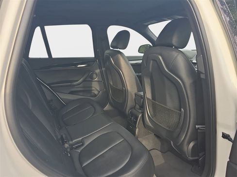 Used 2018 BMW X1 xDrive28i w/ Convenience Package image 16