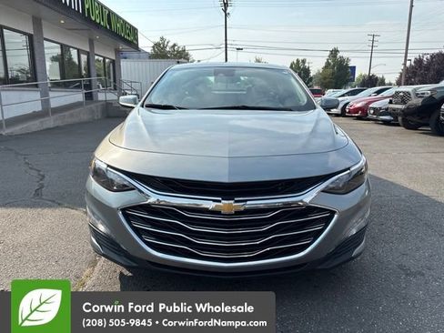 Used 2024 Chevrolet Malibu LT FWD image 2