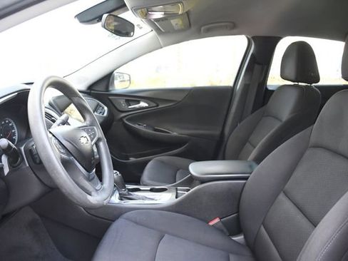 Used 2019 Chevrolet Malibu LS image 19