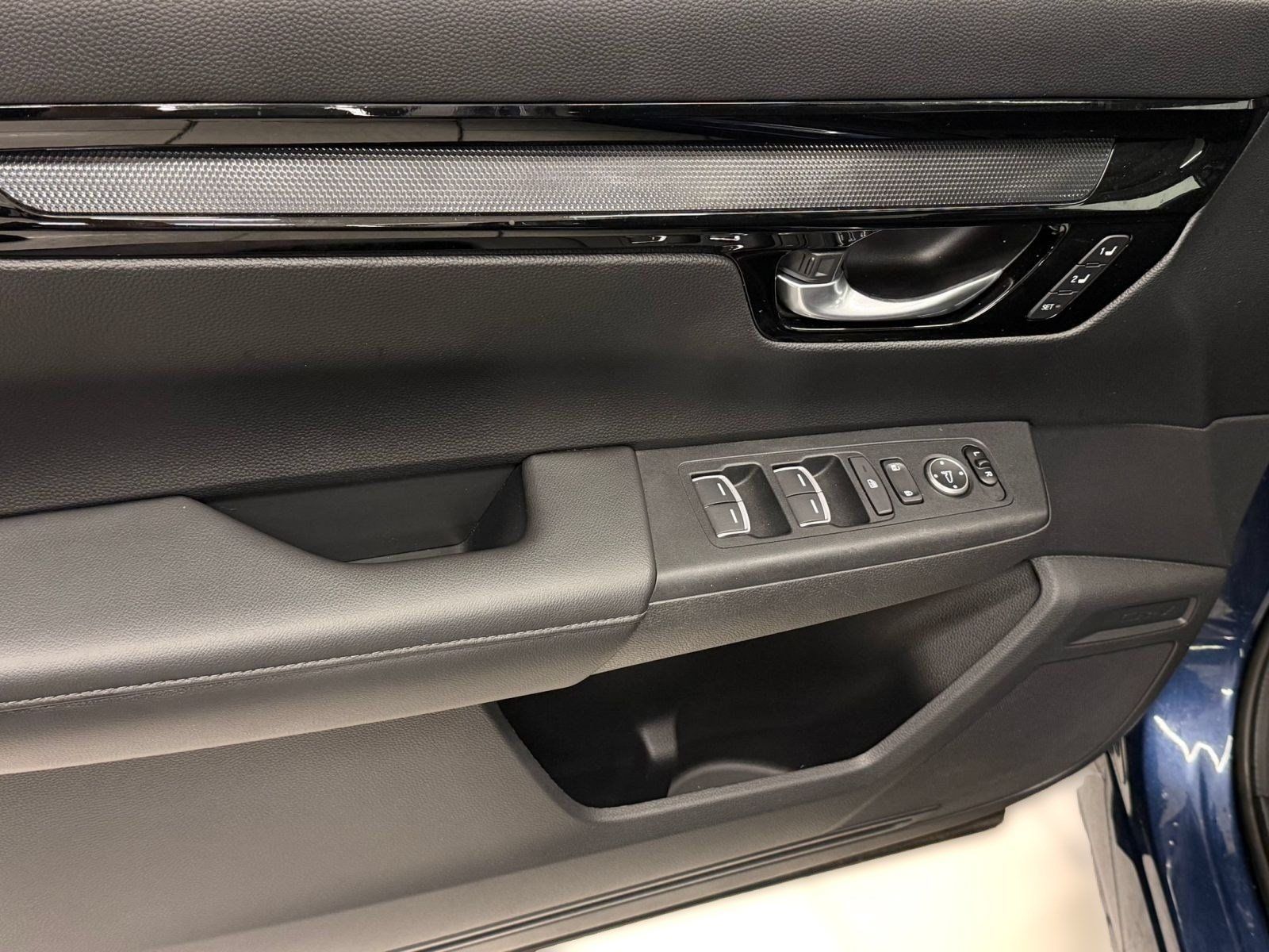 Used 2023 Honda CR-V EX-L image 11
