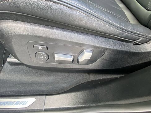 Used 2022 BMW X7 xDrive40i w/ M Sport Package AWD/4WD image 10