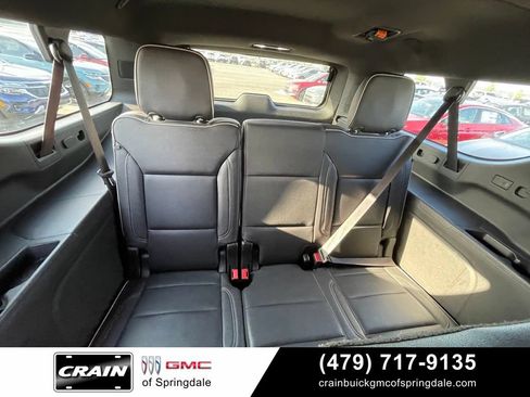 Used 2023 GMC Yukon XL SLT AWD/4WD image 23