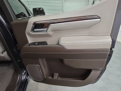 Used 2023 GMC Sierra 1500 SLT w/ SLT Premium Package image 39