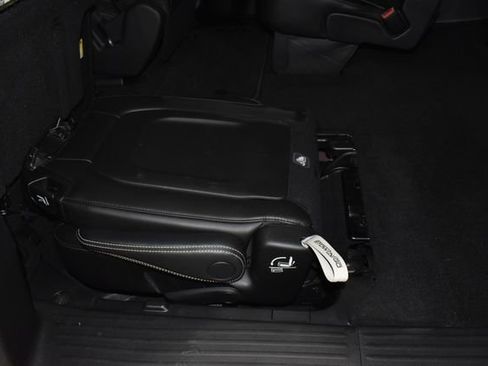 Certified 2025 Chrysler Pacifica Select image 33