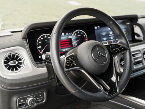 Used 2025 Mercedes-Benz G 550 image 10