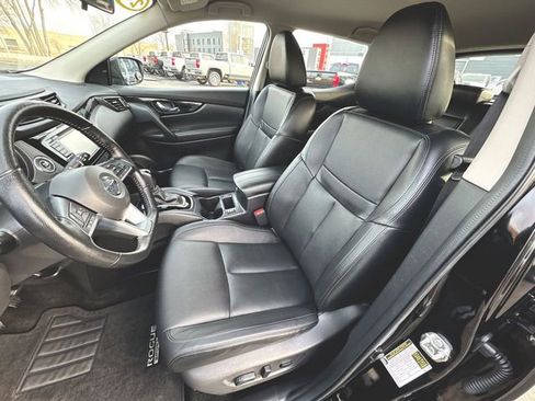 Used 2022 Nissan Rogue Sport SL image 19