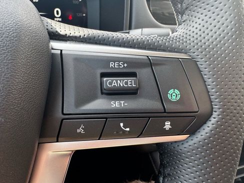 New 2025 Mitsubishi Outlander SE image 28