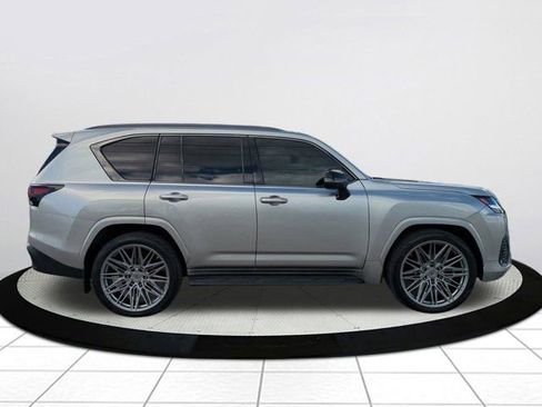 Used 2022 Lexus LX 600 4WD w/ Appearance Package image 3