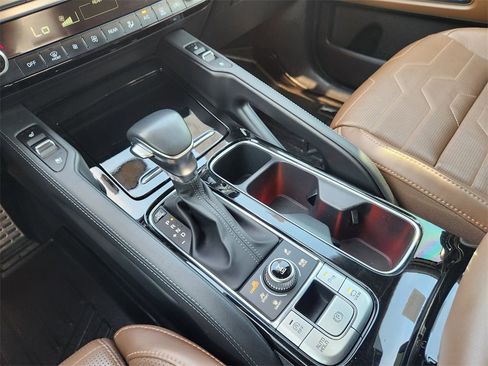 Certified 2021 Kia Telluride SX w/ SX Prestige Package image 22