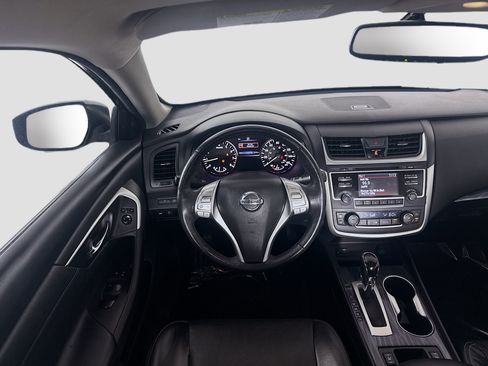 Used 2016 Nissan Altima 2.5 SL w/ Moonroof Package FWD image 17