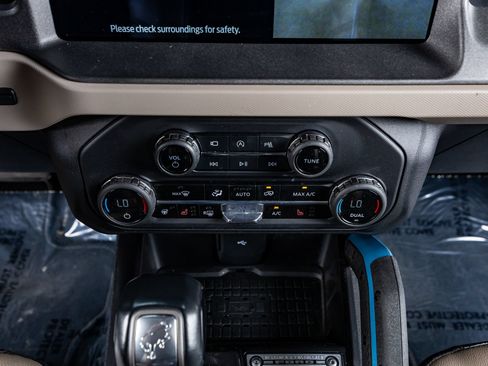 Used 2024 Ford Bronco Wildtrak AWD/4WD image 26