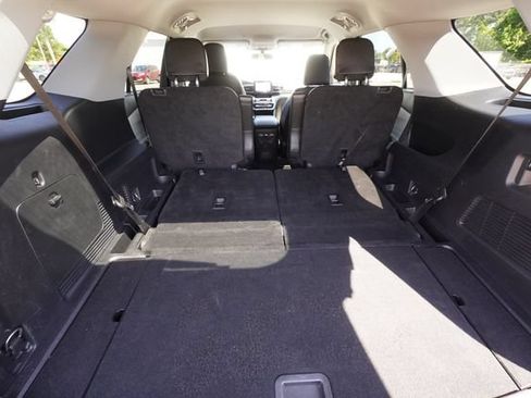 Used 2023 Ford Explorer XLT w/ Equipment Group 202A RWD image 29