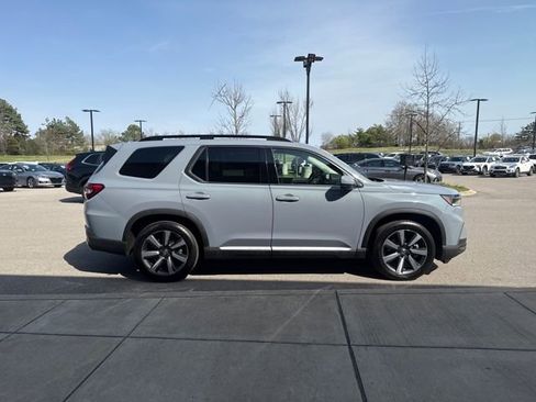 Used 2024 Honda Pilot Touring image 5