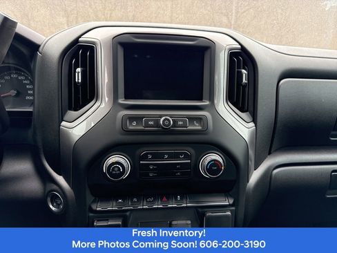 Used 2023 Chevrolet Silverado 1500 Custom image 9