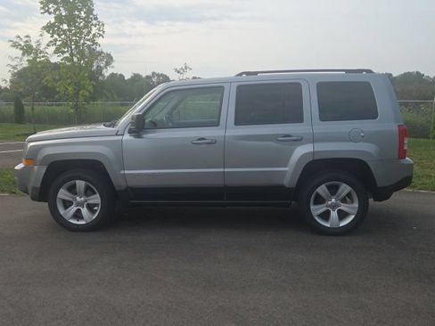 Used 2015 Jeep Patriot Latitude AWD/4WD image 14