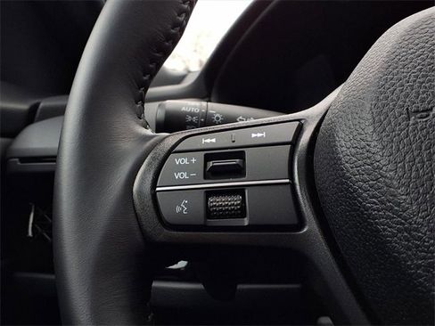 Certified 2025 Honda Accord Sport image 21