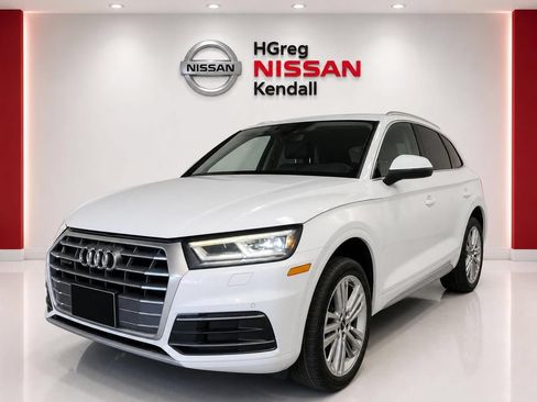 Used 2018 Audi Q5 2.0T Premium Plus w/ Premium Plus Package AWD/4WD image 3