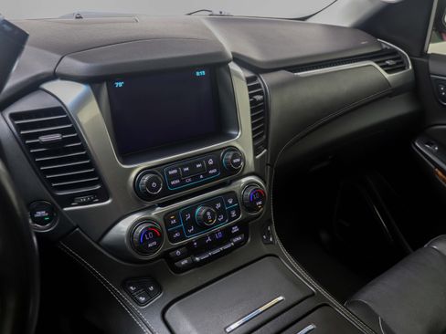 Used 2020 Chevrolet Suburban Premier AWD/4WD image 25
