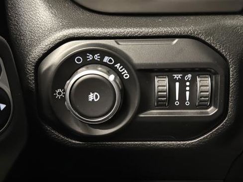 Used 2021 Jeep Wrangler Unlimited Sport AWD/4WD image 29