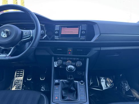 Used 2019 Volkswagen Jetta GLI FWD image 15