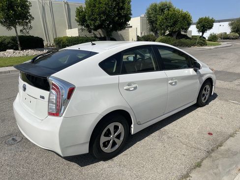 Used 2013 Toyota Prius One image 8