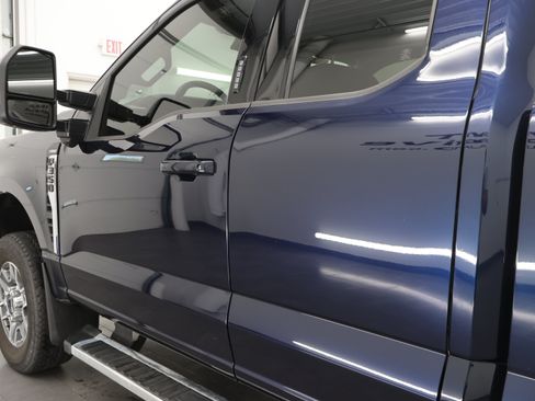 Used 2023 Ford F350 Lariat w/ FX4 Off-Road Package AWD/4WD image 35