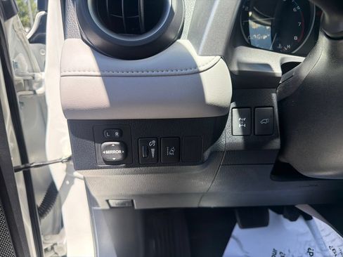 Used 2017 Toyota RAV4 XLE w/ Protection Package AWD/4WD image 20