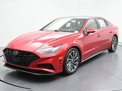 Used 2021 Hyundai Sonata Limited w/ Preferred Accessory Package FWD image 3