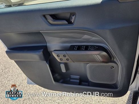 Used 2025 Ford Maverick Lariat w/ Black Appearance Package AWD/4WD image 30